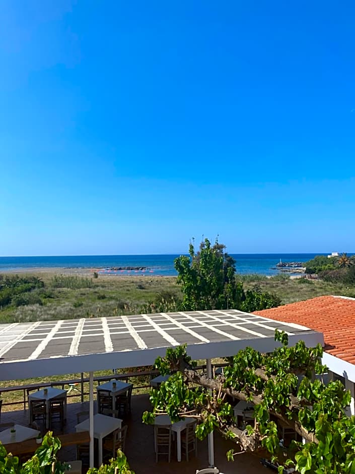 Artemis Hotel-MeRaki Restaurant