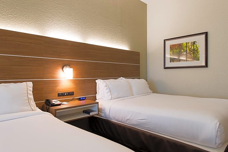 Holiday Inn Express & Suites Walterboro, an IHG Hotel
