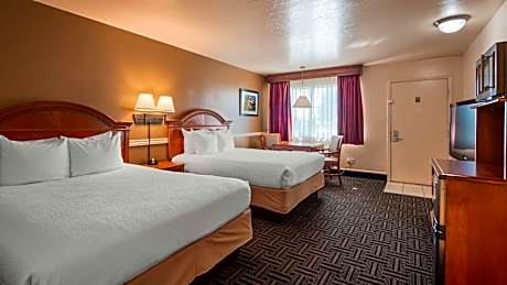 Queen Suite with Sofa Bed