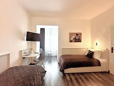 Large Twin Room