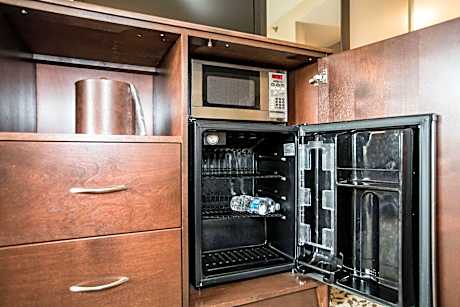 Deluxe Two Queen Beds