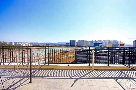Lake 45 Hotel