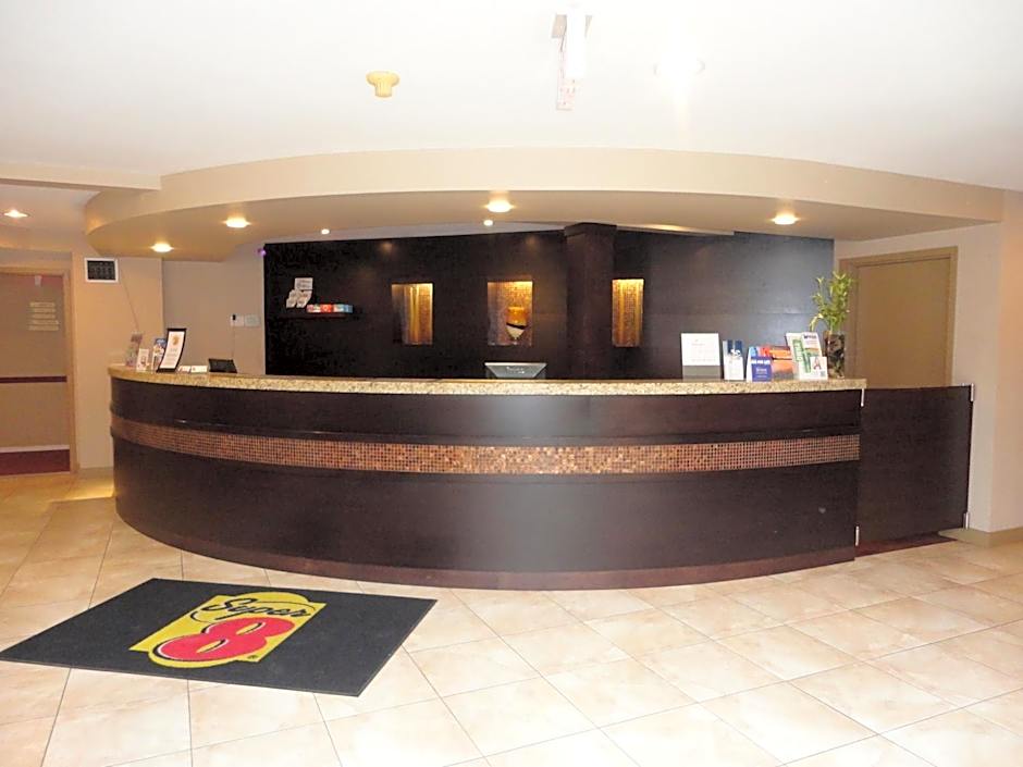 Super 8 by Wyndham West Kelowna BC