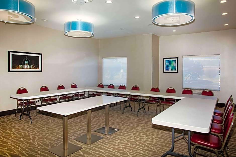 La Quinta Inn & Suites by Wyndham Pontoon Beach