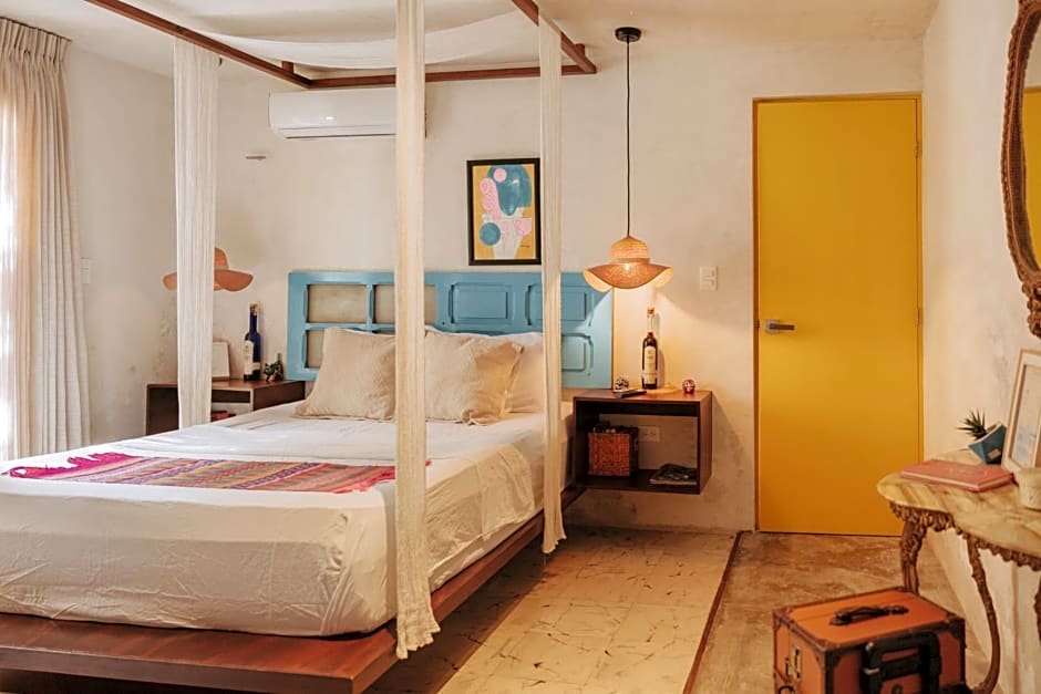 CASA CHAKÁ BOUTIQUE
