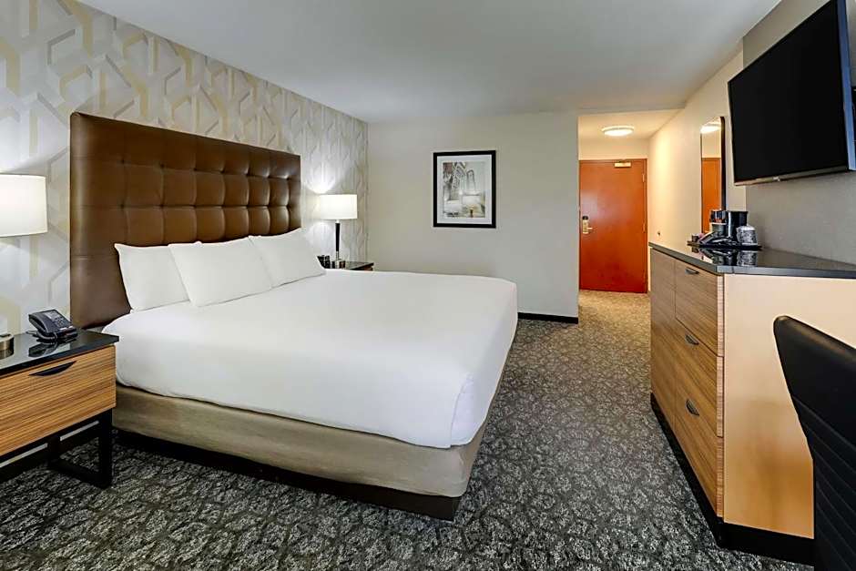 Drury Inn & Suites Birmingham Lakeshore Drive