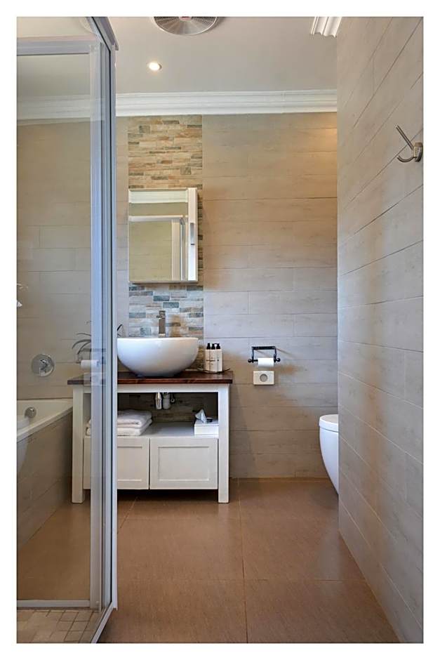 66 On Monzali 4 Star Luxury Guesthouse