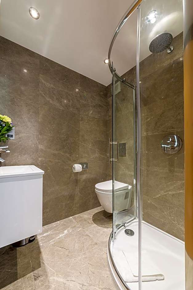 The Lion & Key Hotel