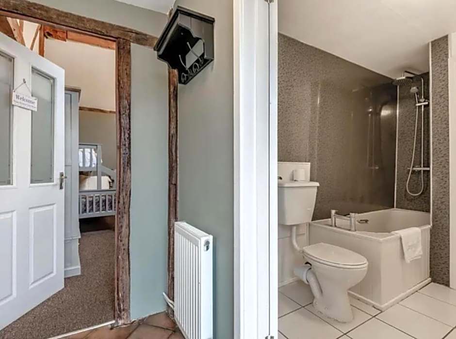 Curly Tail Accommodation