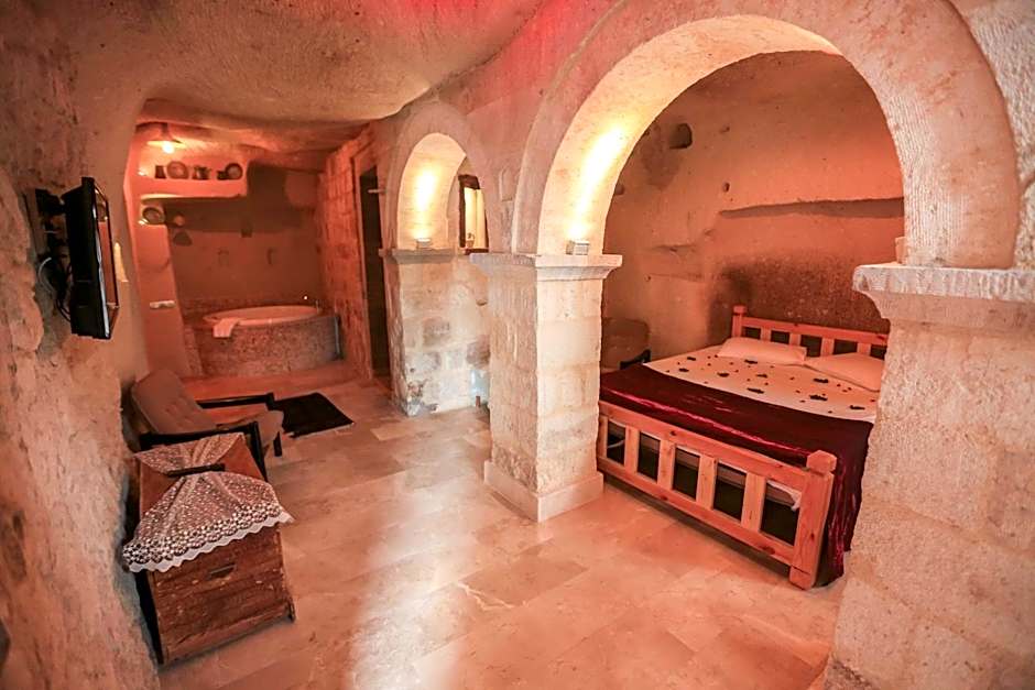 Abu Hayat Cave Suites