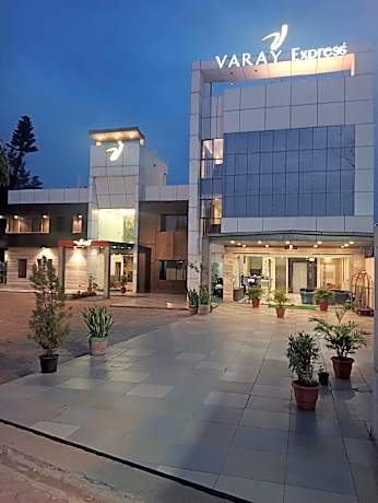 Hotel Varay Express