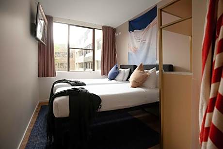 Private Twin Ensuite Room