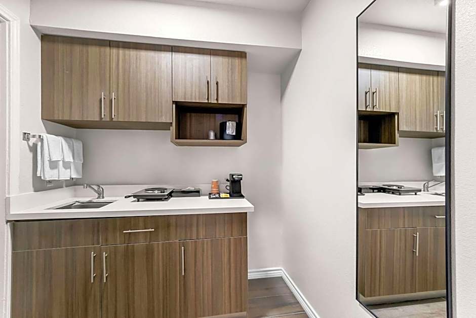 Quality Inn & Suites Port Lavaca near Lighthouse Beach