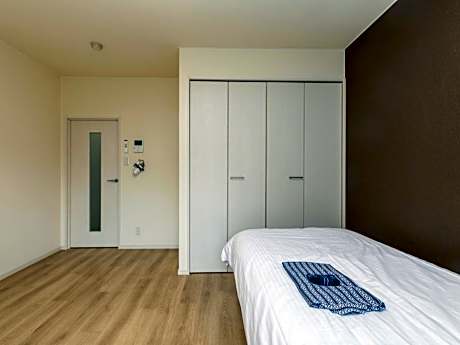 Single Room - Non-Smoking