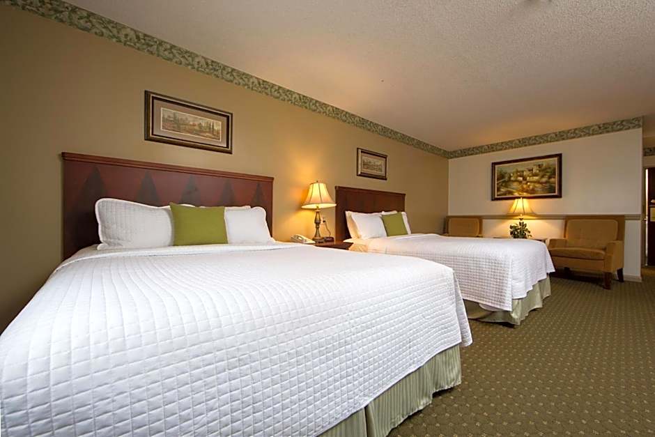 Photo 1 of 2 of 2 Queen Beds and 2 Double Beds