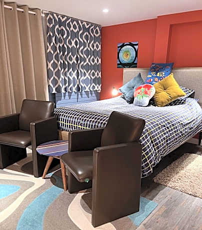 Deluxe Queen Room
