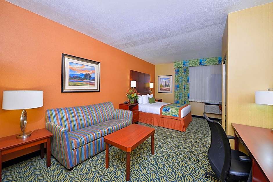 Best Western Plus Fresno Inn