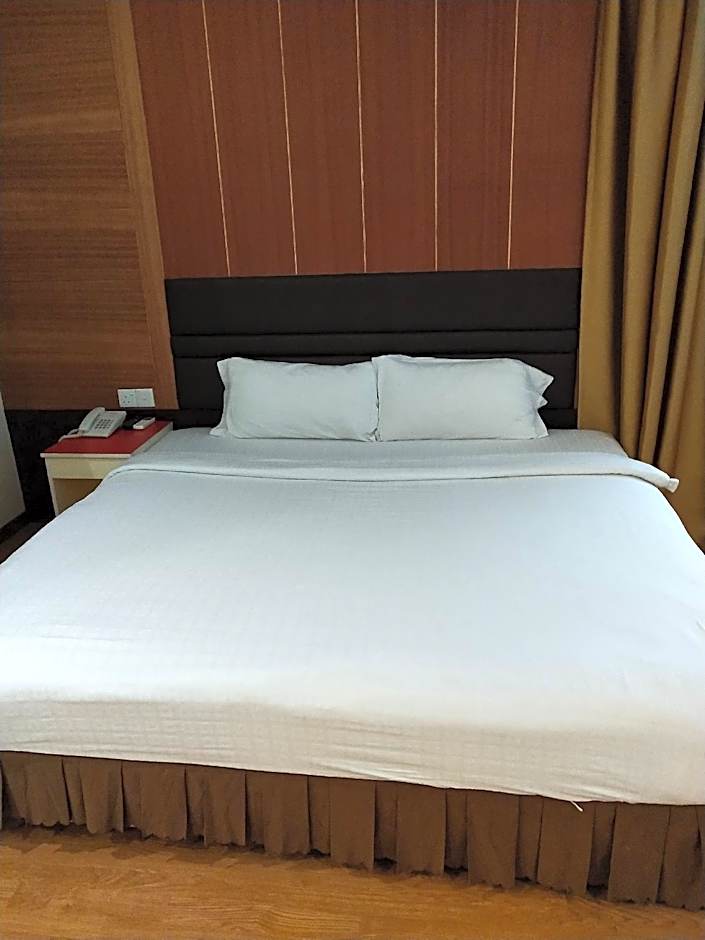 Photo 1 of 1 of Deluxe 1 Queen Bed