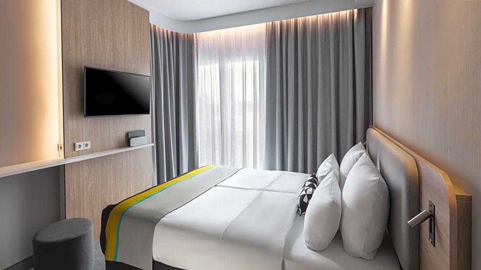 Holiday Inn Express Dusseldorf- Hauptbahnhof By IHG