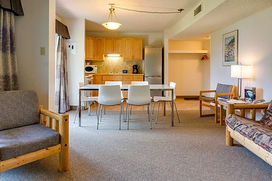 Rocky Mountain Ski Lodge