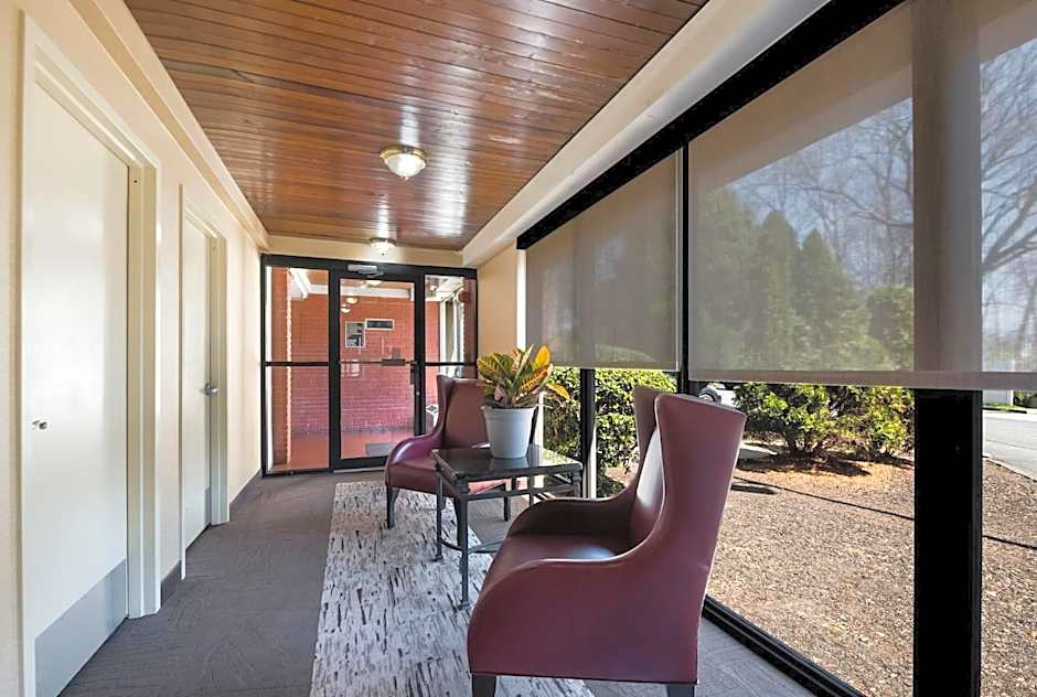 Red Roof Inn And Suites Newark - University