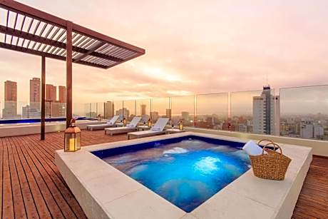 NH Collection Royal Smartsuites