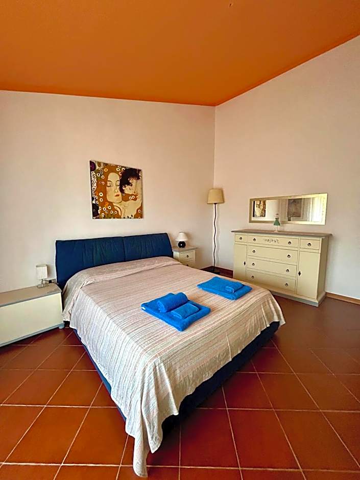 Amazing house 10 min by car from the beach