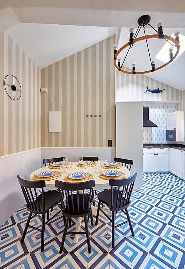 "Breeze" Aparthotel by Parrot`s House