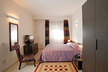 Double Room (1 Adult)