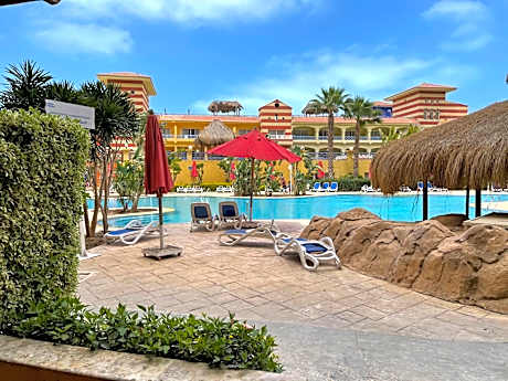 King Suite with Pool View