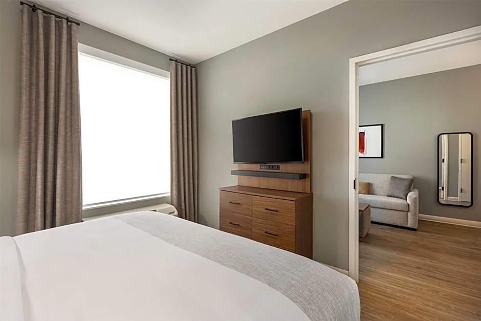 La Quinta Inn & Suites by Wyndham Mount Laurel Moorestown