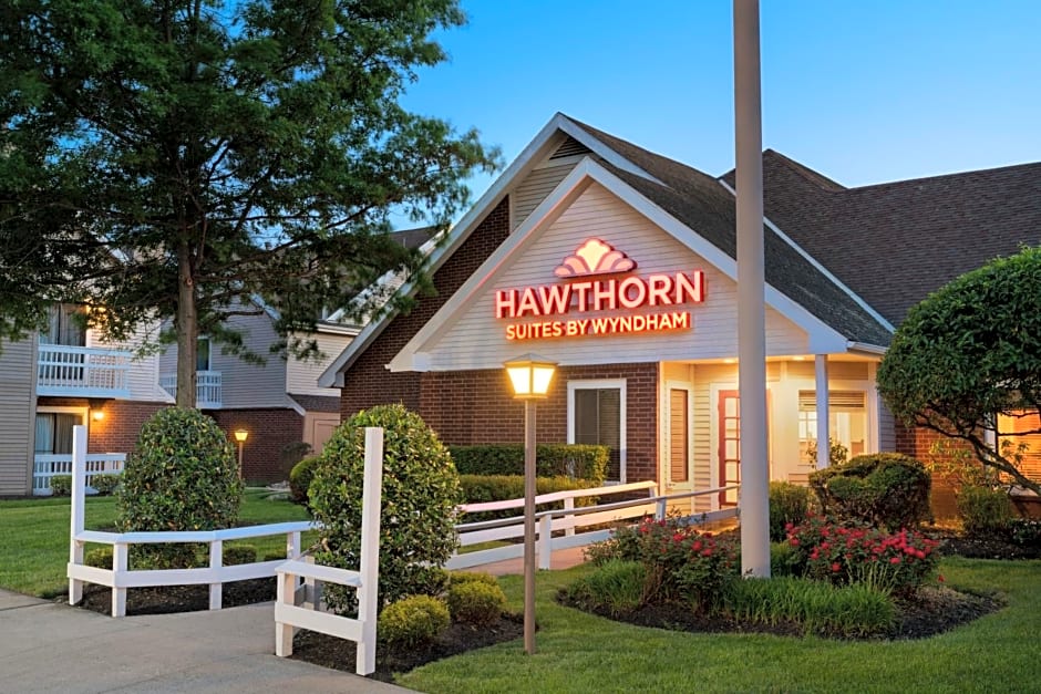 Hawthorn Suites by Wyndham Tinton Falls