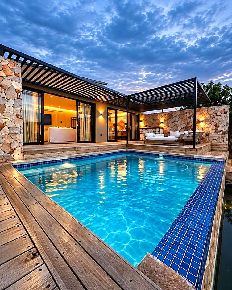 Lira Boutique Hotel