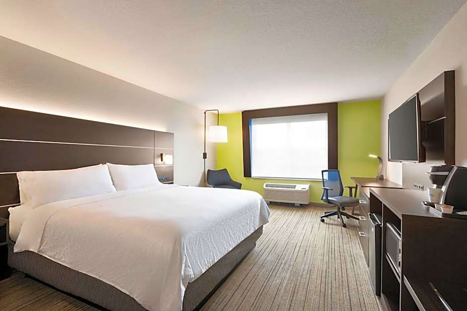 Holiday Inn Express and Suites Sarasota East By IHG