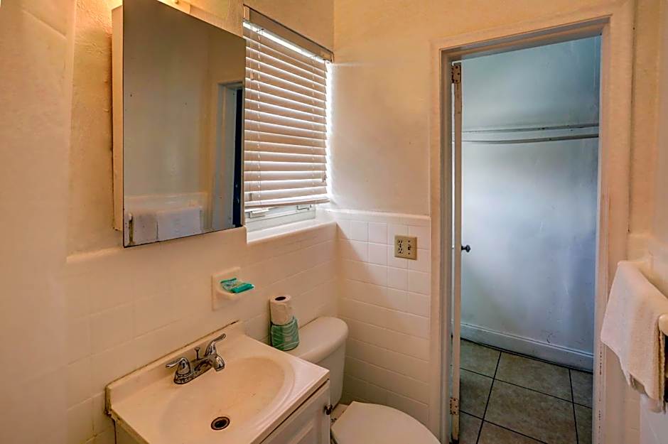 Beach and Town Motel