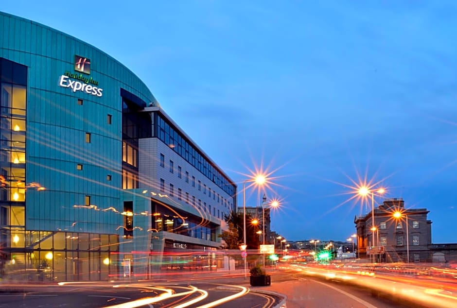 Holiday Inn Express Dundee By IHG
