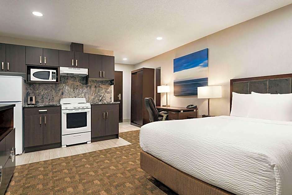 Days Inn by Wyndham Wainwright