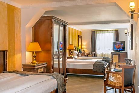 Superior Family Room