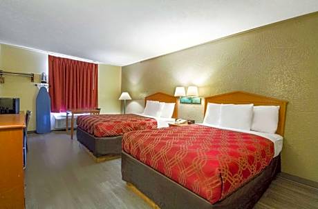 Queen Room with Two Queen Beds - Non-Smoking