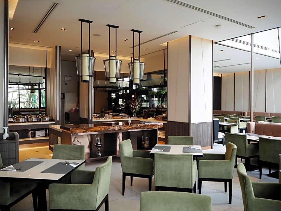 Bliston Suwan Parkview Hotel