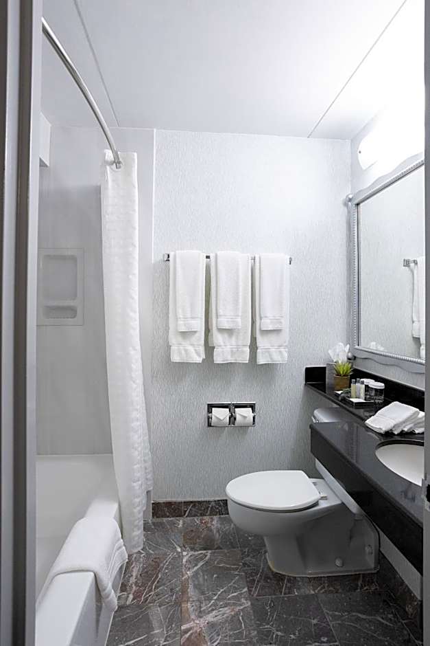 Somerset Inn