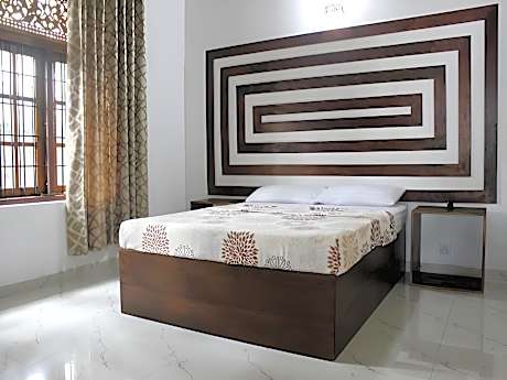 Deluxe Double Room with Shower