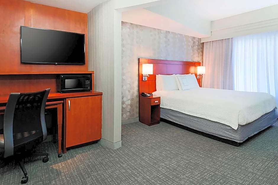 Courtyard by Marriott Dallas Arlington South