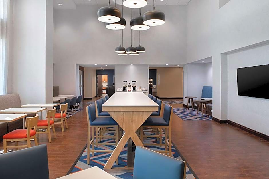 Hampton Inn By Hilton & Suites Harvey