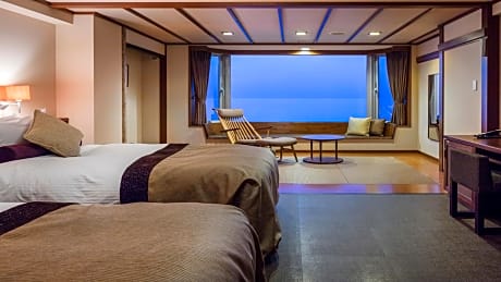 Twin Room with Sea View - High Floor