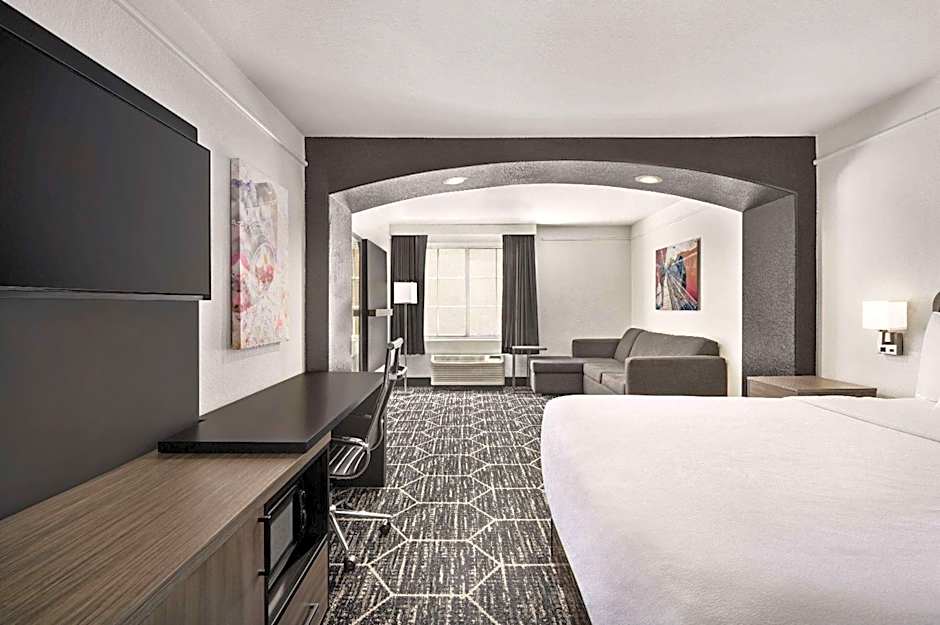 La Quinta Inn & Suites by Wyndham Hesperia Victorville