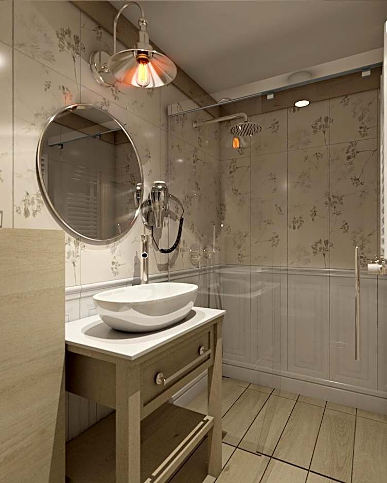 Paryżanka Basen Spa