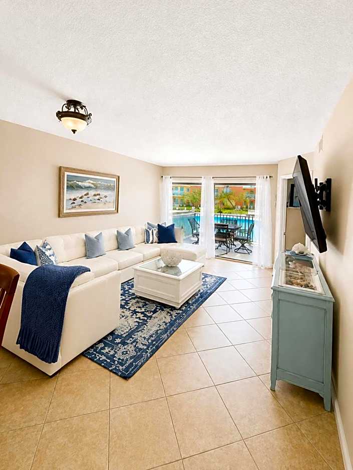 Beach Palms- Unit 102