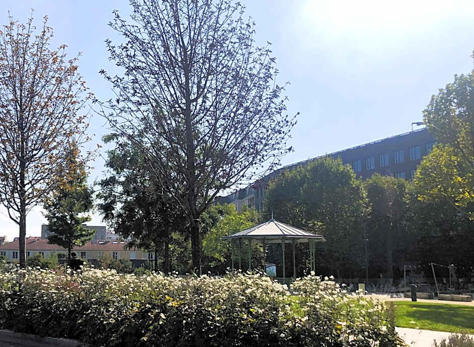 Hotel Sixteen Paris Montrouge