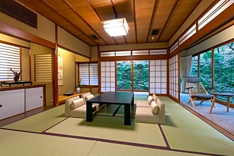 Japanese Style Family Room with Private Bathroom
